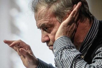 Der Dirigent Waleri Gergijew gerät als Putin-Versteher unter Druck - Auf Putins Wellenlänge: Waleri Gergijew 2013 bei einem Konzert in Moskau. Seine Kreml-Nähe hatte bereits bei der Berufung als Chefdirigent in München Skepsis ausgelöst.