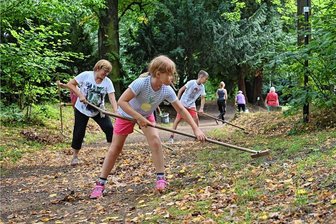 Der Dreck muss weg: Lunzenau ruft zum Frühjahrsputz auf - Im August sorgten Helfer im Heinrich-Heine-Park bei einer Aktion des SV Fortschritt Lunzenau für Ordnung.