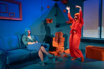 „Der Elefant im Raum“ auf der Bühne des Chemnitzer Fritz-Theaters -