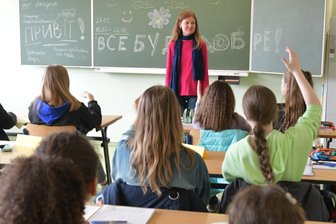 Der erste Schultag: Unterricht in einer neuen Sprache - Insgesamt 27 ukrainische Schüler der Klassenstufen fünf bis neun lernen bei Lehrerin Snizhana Gladka an der Freiberger Ohain-Oberschule nun gemeinsam die deutsche Sprache. Für viele war es am Mittwoch der erste Schultag.