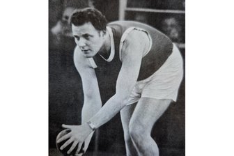 Der erste Weltmeister der DDR - Eberhard Luther kegelte in seiner Karriere für Lok Pirna, den SC Einheit Dresden, Motor Dresden-Niedersedlitz und Empor Tabak Dresden. Er gewann 15 DDR-Meistertitel.