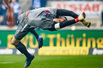 Der FSV Zwickau streckt sich, trotzdem drohen Einschnitte - Der FSV Zwickau will sich finanziell bis an die Decke strecken, um Leistungsträger für die kommende Saison zu halten. Doch wird das reichen, damit zum Beispiel Kapitän Johannes Brinkies an Bord bleibt? 