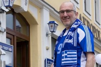 Der Fußball rollt - auch in Annaberg - Aristidis Koutsidis aus Griechenland sieht dagegen Frankreich in der Favoritenrolle.