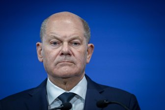 Der größte Fehler von Olaf Scholz - Bundeskanzler Olaf Scholz (SPD) Steht unter Druck. Immer mehr Stimmen fordern eine Neuwahl, die so schnell wie möglich stattfindet.
