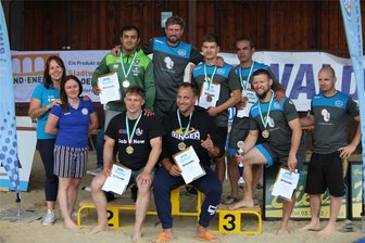 Der große Kampf im Sand: Sachsens beste Ringer zeigen starkes Niveau - Das sind die Sachsenmeister im Beachwrestling der jeweiligen Wettkampfklassen.