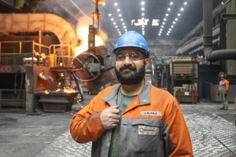 Der heißeste Job in Chemnitz: Ismaeel Al-Haji kocht bei 1500 Grad - Ismaeel Al-Haji hat gerade seine Ausbildung als Gießereimechaniker bei Sachsen Guss erfolgreich absolviert.