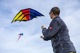 Der Himmel voller Farben im Vogtland: Was man tun muss, damit der Drache fliegt -