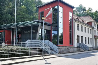 Der Kampf um Frankenberg: Bürgermeisterkandidaten im Rededuell - Im Stadtpark in Frankenberg liefern sich die vier Bewerber am Dienstag ein Rededuell.