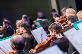 Der Kampf ums Geld: Ist die 133. Spielzeit im Annaberger Theater finanziell abgesichert? - Trotz zusätzlichen Geldes: Für die Erzgebirgische Philhamonie Aue gilt aktuell noch ein Haustarifvertrag.