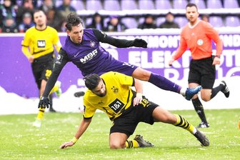 Der Kane-Effekt: Marcel Bär schießt FC Erzgebirge Aue zum Sieg - Marcel Bär im Zweikampf mit Dortmunds Antonios Papadopoulos (vorn).