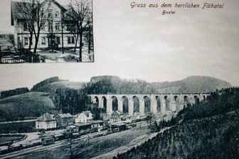 Der kleine Ort neben der großen Brücke - Hetzdorf 1916: ein Eisenbahn-Knotenpunkt mit ein paar Häusern. Hervorgehoben ist das Gebäude der Seilwarenfabrik Fischer.