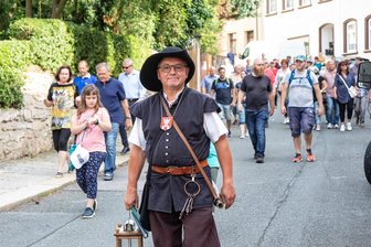 Der Lichtensteiner Nachtwächter bekommt am Sonntag Verstärkung - Nachtwächter Christian Bretschneider hat bei seinen Rundgängen meist ein großes "Gefolge".
