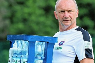 Der Mann für alles bei den Veilchen - Thomas Romeyke, der Mann für alles beim FC Erzgebirge Aue: Busfahrer, Teammanager und Zeugwart.