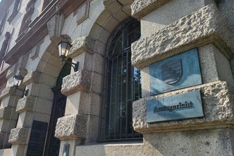 „Der Mann hat unser Leben zerstört“: Familienvater aus dem Erzgebirge wegen sexuellen Missbrauchs einer 13-Jährigen verurteilt - Der Prozess ist am Amtsgericht Aue-Bad Schlema ausgetragen worden.