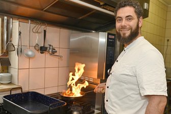 Der „Markneukirchner Löwe“ brüllt wieder: Neuer Pächter serviert moderne Hausmannskost - Tomáš Kubačák ist neuer Pächter der traditionsreichen Gaststätte „Markneukirchner Löwe".