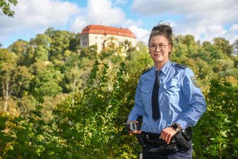 Der Mund als wichtigste Waffe: Was erlebt man als Bürgerpolizistin in Wolkenburg-Kaufungen? - Seit 2019 ist Wolkenburg-Kaufungen das Revier von Bürgerpolizistin Anne-Kathrin Taeger.