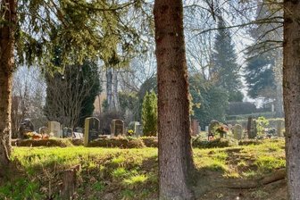 Der neue Friedhofverwalter von Lößnitz - Der Friedhof Lößnitz ist nicht nur letzte Ruhestätte, sondern auch Biotop und historisches Kleinod.