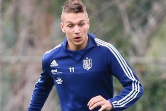 Der neue Hoffnungsträger Daniel Frahn - Daniel Frahn war bereits gestern im CFC-Trikot am Ball.