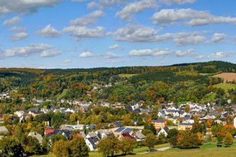 Der Oktober: Wieder mal ein typischer Übergangsmonat - So schön kann der Herbst sein: Blick auf Olbernhau. Insgesamt war der Oktober in der Region recht sonnig mit teils frischen Temperaturen. 