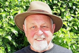Der Opa, der im Osten geboren wurde - Christian Friedrich hat zwei Bücher über seine Kindheit und Jugend in Leubnitz und Sachsen geschrieben. Ein dritter band erscheint im Juli, der vierte und letzte ist in Arbeit.