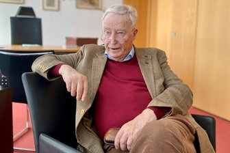 Der Pate der AfD: Alexander Gauland und der Machtkampf um Chemnitz - Alexander Gauland, Ehrenvorsitzender der AfD, in seinem Abgeordnetenbüro in Berlin.