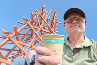 Der Purple Path im Selbstversuch: Was der lila Kunstpfad mit Erzgebirge Aue zu tun hat - Endlich Pause! „Freie Presse“-Reporter Mario Ulbrich war auf dem Purple Path im Erzgebirge unterwegs und nach 123 Autokilometern und 9350 Schritten völlig geschafft.