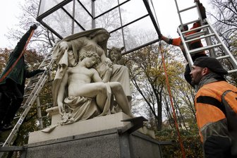 Der Rhythmus einer Stadt – oder Dinge, die in Chemnitz einfach immer wieder passieren - Die Schneewittchen von Chemnitz. Jeden Herbst werden die Schillingschen Figuren eingehaust.