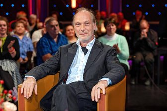 Der Sachsenfragebogen mit „Tatort“-Star Martin Brambach: Schauen Sie sich den „Erzgebirgskrimi“ an? - Schauspieler Martin Brambach bei der Aufzeichnung der MDR-Talkshow „Riverboat“ in Leipzig.