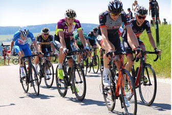 Der Schnelle-Stelle-Chef weiß, wie man die Erzgebirgsrundfahrt gewinnt - Die Erzgebirgsrundfahrt fordert den Fahrern auf dem rund 160 Kilomter langen Kurs sehr viel ab.