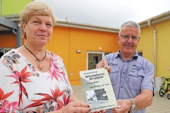 Der Seilerberg auf 168 Seiten - Cornelia Riedel und Andreas Oppelt vom Verein Lichtpunkt präsentieren die Neuauflage der Seilerberg-Chronik.