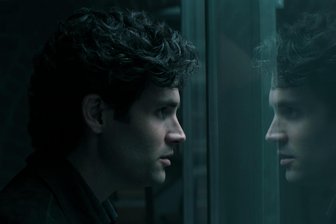 Der Serienkiller als Publikumsliebling: Erfolgsserie „You“ startet in die finale Staffel - Penn Badgley als Joe Goldmann in der Netflix-Serie „You – Du wirst mich lieben“.