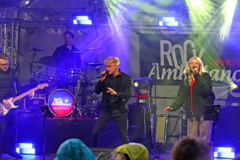 Der Sommer nimmt Fahrt auf: Die Party-Höhepunkte in Glauchau und Umgebung - Die Band „Rock Ambulance“ steht am Samstag in Tettau auf der Bühne. Frontmann Max Straube (am Mikrofon) sagt: „Jetzt beginnt der zweite Schwung an Open-Air-Veranstaltungen.“