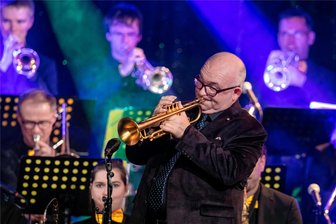 Der Superstar und das Steigerlied: Erzgebirger freuen sich auf Experiment - James Morrison gilt als Musiker von Weltrang, hat etwa die Olympischen Spiele 2000 eröffnet. Hier im Bild ist er bei den Dresdner Jazztagen zu sehen. Jetzt kommt er nach Stollberg.
