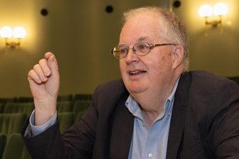 Der Theatermann des BSW im Interview: Wie kämpft man denn im Sächsischen Landtag für Frieden, Ingolf Huhn? - Ingolf Huhn in „seinem“ Winterstein-Theater in Annaberg-Buchholz.