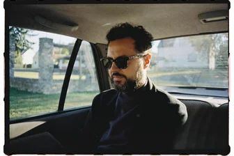 Der „Totenfrau“-Regisseur Daniel Geronimo Prochaska über seine Hauptdarstellerin Anna Maria Mühe: „Die Anna ist einfach eine Powerfrau“ - Daniel Geronimo Prochaska ist Regisseur der zweiten Staffel der Netflix/ORF-Serie "Totenfrau".