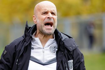 Der VFC Plauen vorm Spiel beim VfB Auerbach: Überrascht der Trainer erneut mit seiner Startelf? - VFC-Trainer Sedat Gören ist an der Seitenlinie immer mit vollem Einsatz bei der Sache. Am Freitag geht es für seine Plauener nach Auerbach.