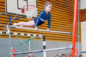 Der Vorteil der Falkensteiner Turner im Vergleich zur vogtländischen Konkurrenz - Tamara Vogel vom TV Falkenstein war eine der Nachwuchssportlerinnen, die beim Vogtlandturnen ihr Können am Stufenbarren zeigte.