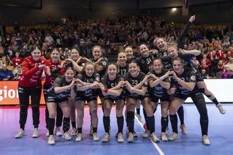 Der Wahnsinn beim BSV Sachsen Zwickau: Das Heimspiel gegen die HSG Bensheim/Auerbach ist ausverkauft - Die Handballerinnen des BSV Sachsen Zwickau können sich freuen: Im Heimspiel am Montagabend werden 3000 Zuschauer hinter ihnen stehen.