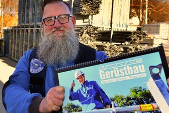 Der Weg zum Traumberuf in Zeiten der Coronapandemie - Gerüstbauer Kai Flößner aus Flöha hat gute Erfahrungen mit der Woche der offenen Unternehmen gemacht. Schülerpraktikant Leon ist sogar auf dem aktuellen Februar-Bild im Firmenkalender zu sehen. 