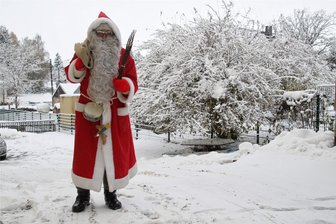 Der Weihnachtsmann wohnt in Gahlenz bei Oederan - Seit 50 Jahren ist Klaus Scholz als Weihnachtsmann in Gahlenz unterwegs.
