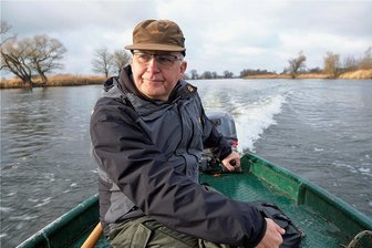 Der Wiedergutmacher - Rocco Buchta ist Sprecher des Nabu-Bundesfachausschusses "Lebendige Flüsse" und engagiert sich für mehr Natur an den deutschen Bächen und Flüssen. Sein Herzensprojekt ist jedoch die Renaturierung der Unteren Havel, an der er aufwuchs und bis heute lebt.