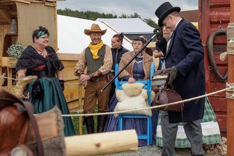 Der Wilde Westen im Erzgebirge: Sommerfest im Siedlercamp bei Geyer steht bevor - Das Siedlercamp bei Geyer - ein Vorläufer der geplanten Westernstadt "Old Miners Creek" - öffnet am Wochenende für ein Kindersommerfest. Das Bild entstand bei einer Veranstaltung zu Pfingsten.