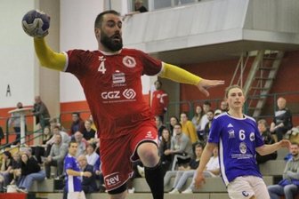 Der ZHC macht's spannend - Solche Chancen lässt er sich natürlich nicht entgehen: Marko Cosic erzielt in dieser Szene vom Samstag eines seiner zehn Tore für den ZHC. 