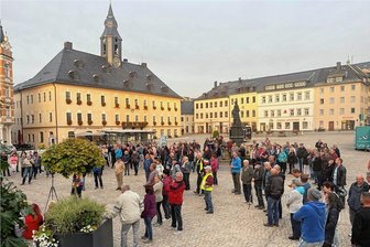 Deshalb gehen Erzgebirger erneut auf die Straße - Auf dem Annaberger Markt versammelten sich am Montag erneut zahlreiche Menschen.
