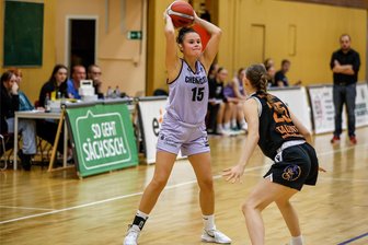 Deshalb haben die Chemcats ihr Zweitligaspiel trotz starker Defensive verloren - Teamkapitänin Jessica Kluge (hier im Spiel gegen Herne), war gegen den TuS Lichterfelde die beste Werferin der Chemcats.