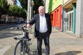 Detlev Freyhoff: Das ist der Mann hinter dem Zwickauer Friedenstag - Detlev Freyhoff hat die Veranstaltung zum diesjährigen Friedenstag auf dem Hauptmarkt organisiert. Freyhoff ist Vorstandsmitglied des Stadtverbandes der Linkspartei.