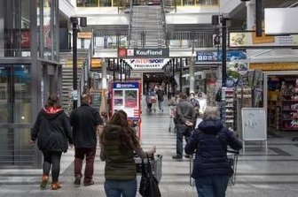 Deutlich weniger Bewerber auf dem Ausbildungsmarkt - Der Einzelhandel führt die Liste der Berufswünsche bei den Jugendlichen an. Dort sind auch alle freien Stellen schon so gut wie besetzt.