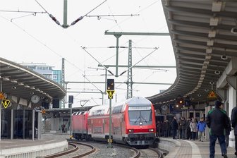 Deutsche Bahn erneuert unter Streckensperrung Gleise und Weichen im Vogtland - Mit Bauarbeiten im Bereich des Oberen Bahnhofes in Plauen geht es Anfang Juli los.