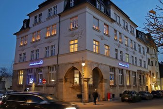 Deutsche Bank schließt ihre Filiale in Crimmitschau: „Das kommt alles überraschend“ - Die Deutsche Bank will sich aus der Crimmitschauer Innenstadt zurückziehen.