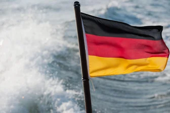Deutsche Flagge bei Lidl-Reederei - Heimathafen im Südwesten - Nur ein Teil der Deutschen Handelsflotte unter deutscher Flagge unterwegs. (Symbolbild)